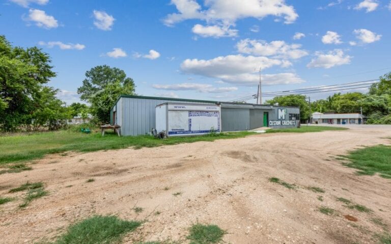 01 1000 E Jefferson 22 mls 850x530 1 768x479