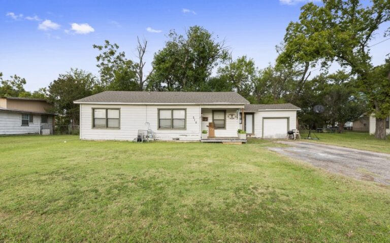 02 318 S Charles 2 mls 850x530 1 768x479