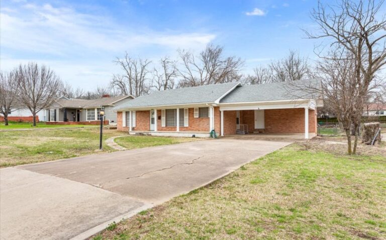 03 1016 E Franklin St 2 850x530 1 768x479