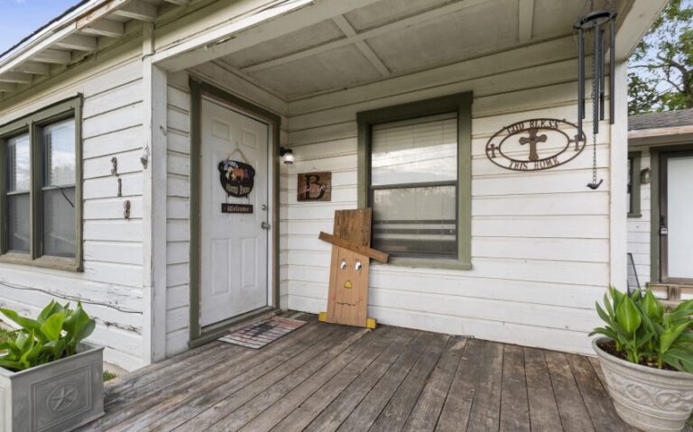 04 318 S Charles 4 mls 850x530 1 768x479