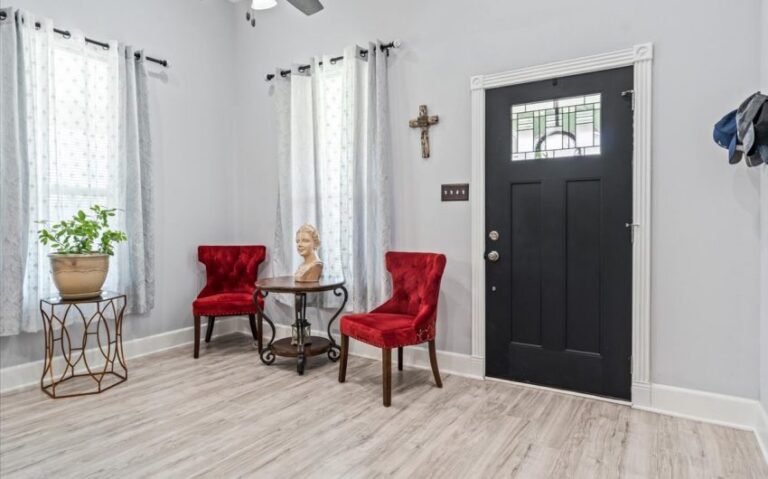 06 409 E Walnut 5 850x530 1 768x479