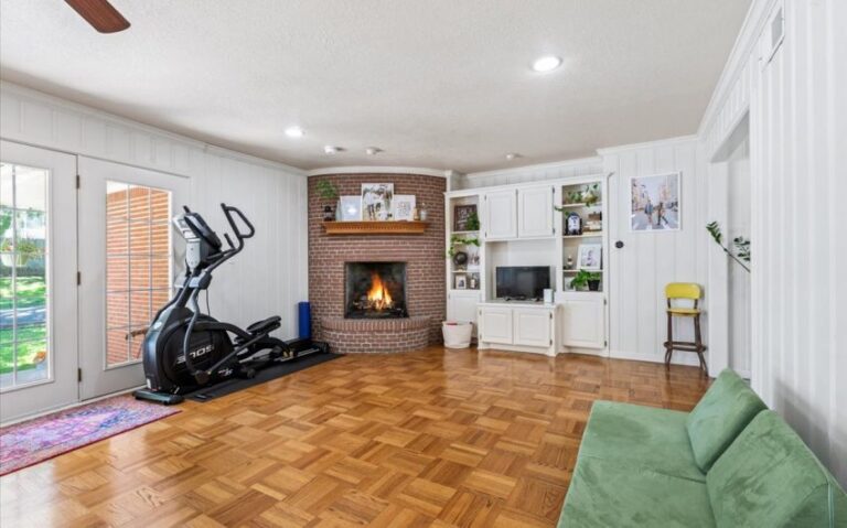 07 320 Carr St 6 850x530 1 768x479