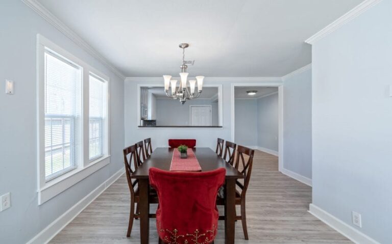 07 413 E Walnut 13 mls 850x530 1 768x479