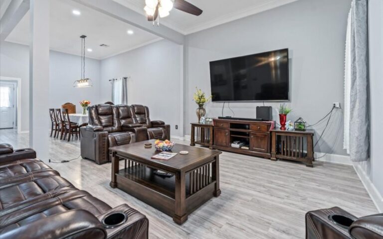 08 409 E Walnut 7 850x530 1 768x479