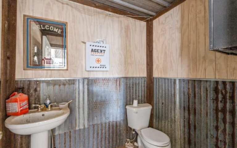 08 1000 E Jefferson 21 mls 850x530 1 768x479