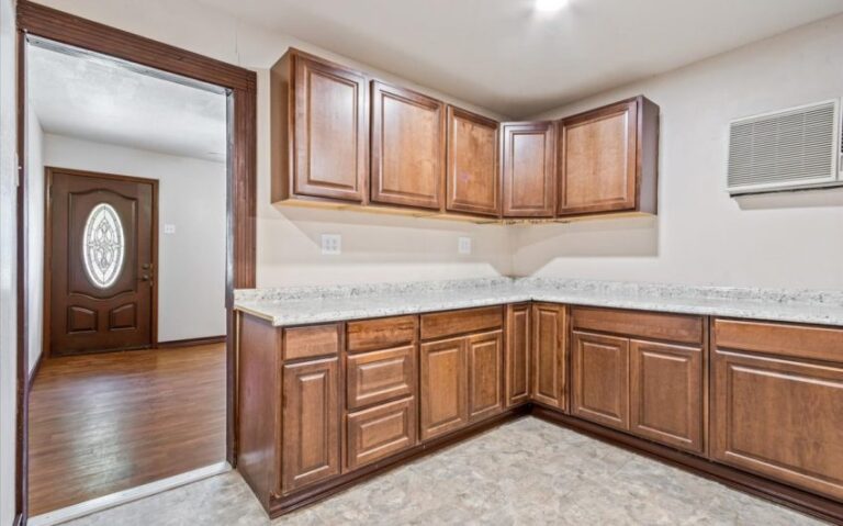 11 106 N Thompson 13 850x530 1 768x479