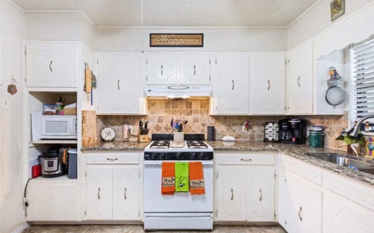 11 318 S Charles 11 mls 850x530 1 768x479