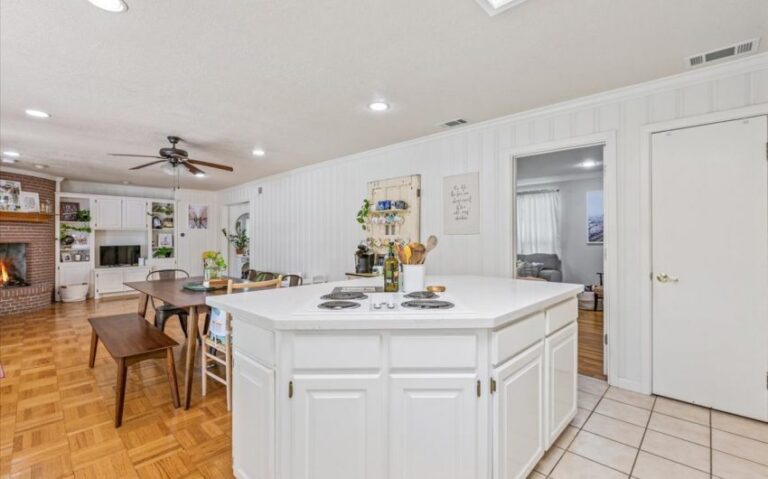 12 320 Carr St 10 850x530 1 768x479