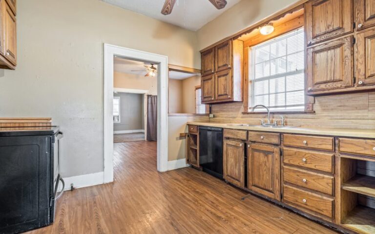 12 8950 State Hwy 171 N 19 850x530 1 768x479