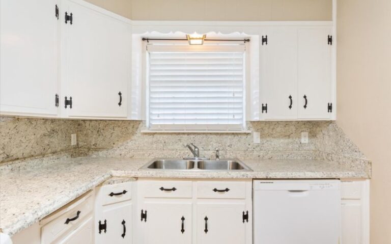 13 1016 E Franklin St 14 850x530 1 768x479