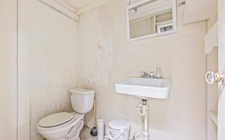 13 115 E Franklin 8 850x530 1 768x479