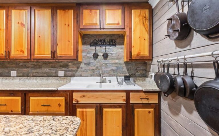 13 1624 HCR 2302 S 4 1 850x530 1 768x479