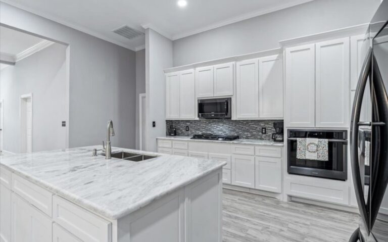 13 409 E Walnut 12 850x530 1 768x479