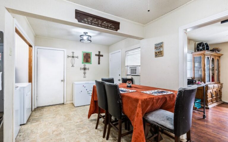 13 318 S Charles 15 mls 850x530 1 768x479