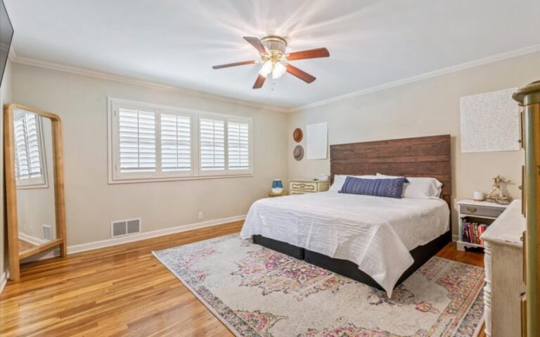 14 320 Carr St 20 850x530 1 768x479