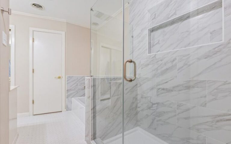 15 320 Carr St 21 850x530 1 768x479