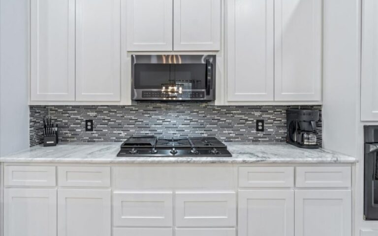 15 409 E Walnut 14 850x530 1 768x479