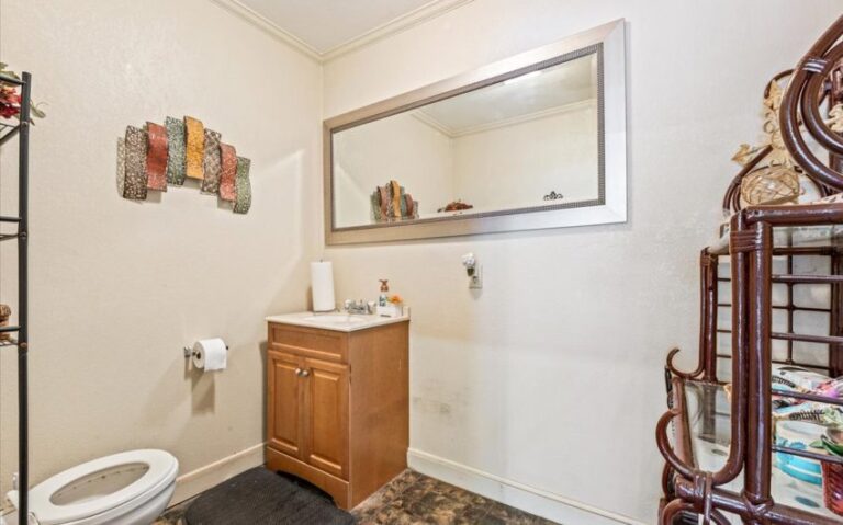 16 115 E Franklin 11 850x530 1 768x479