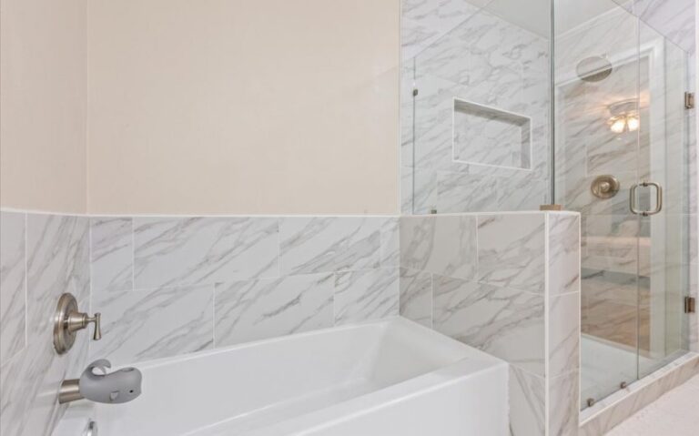 16 320 Carr St 23 850x530 1 768x479