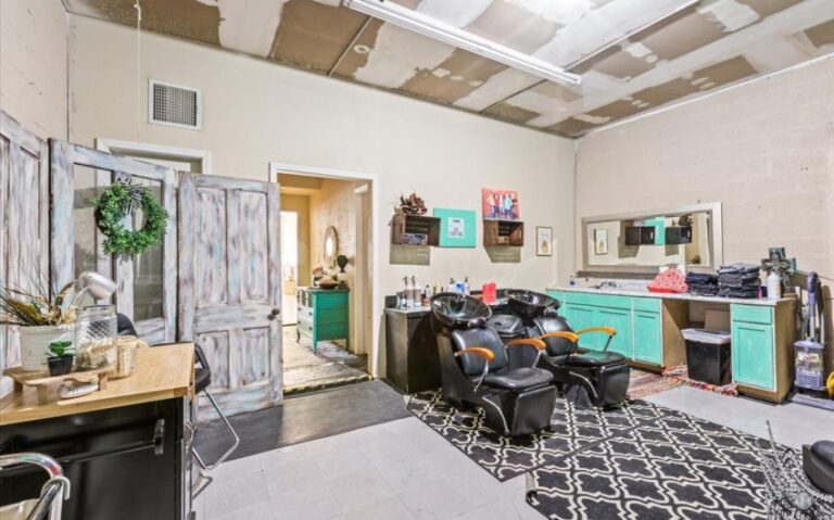 17 115 E Franklin 12 850x530 1 768x479