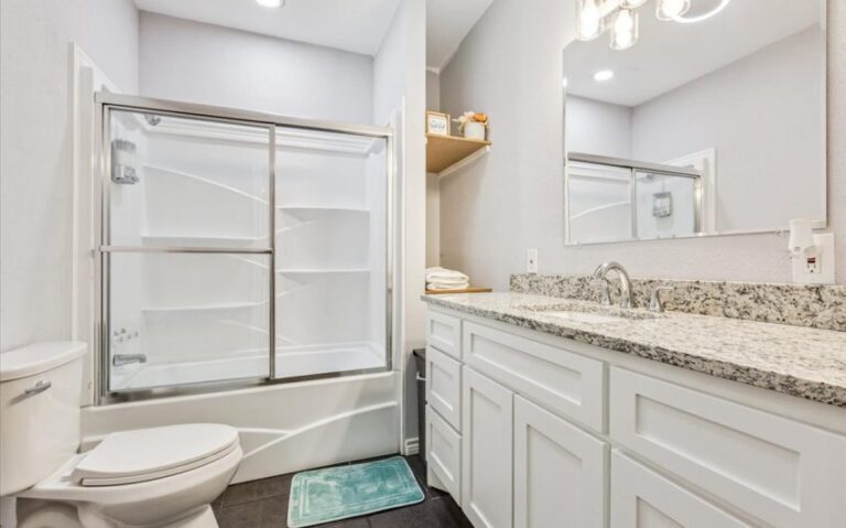 17 800 E Elm 22 850x530 1 768x479