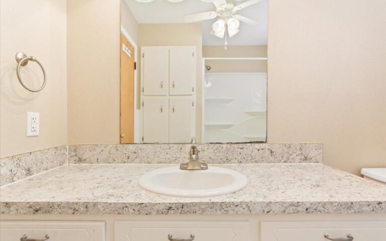 18 1016 E Franklin St 21 850x530 1 768x479