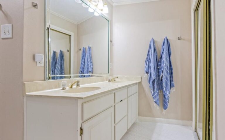 18 320 Carr St 22 850x530 1 768x479