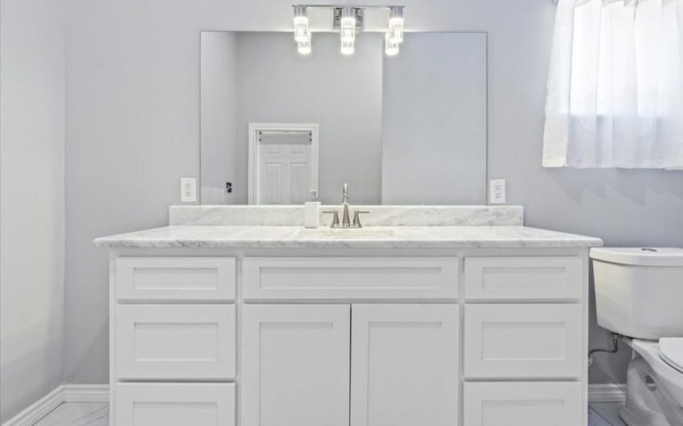 19 409 E Walnut 21 850x530 1 768x479