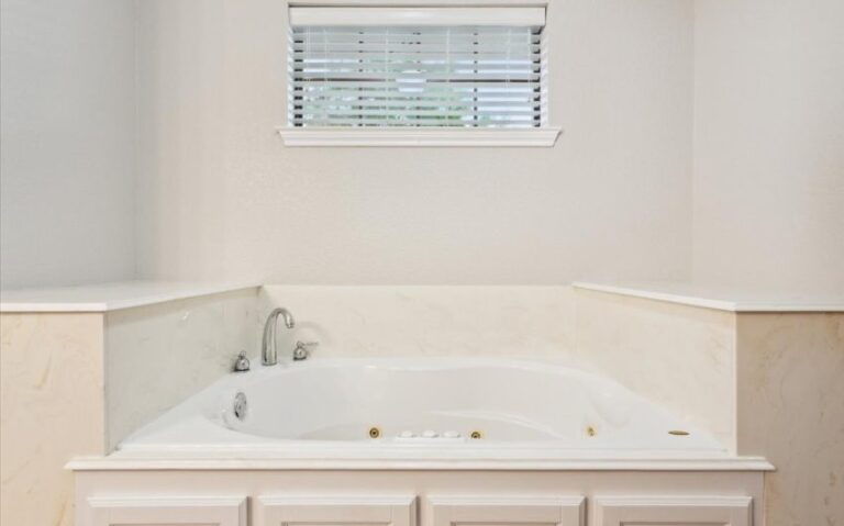 19 6209 St Hwy 171 20 850x530 1 768x479