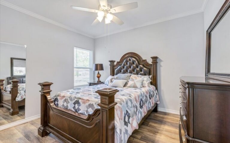 20 800 E Elm 16 850x530 1 768x479