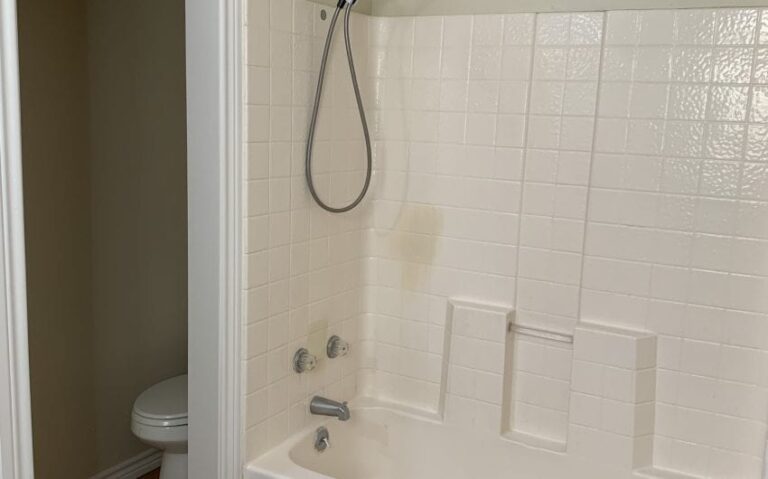 216 Brazos Master Bathtub 850x530 1 768x479