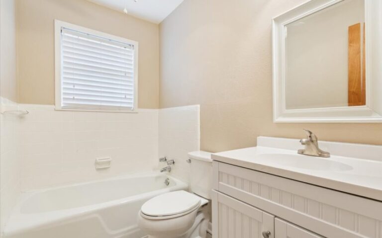 22 1016 E Franklin St 17 850x530 1 768x479