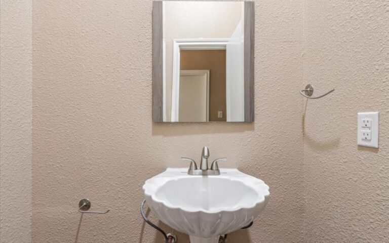 22 200 Francis St 25 850x530 1 768x479