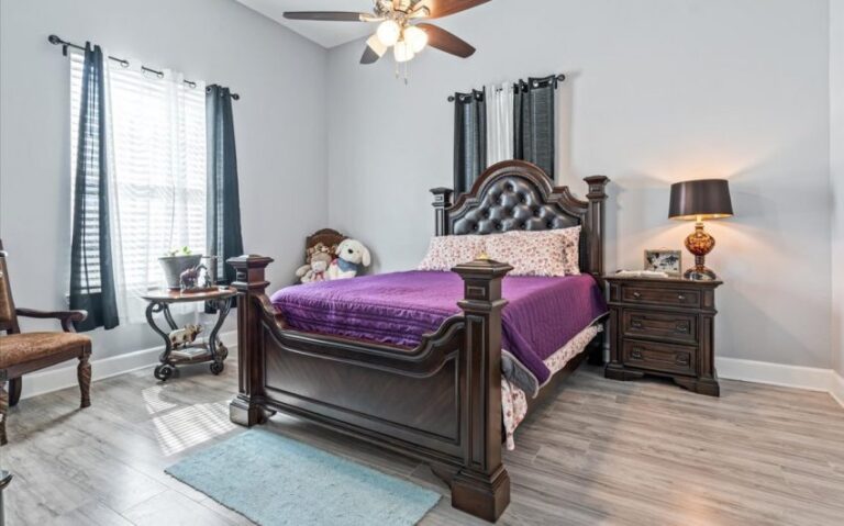 22 409 E Walnut 15 850x530 1 768x479