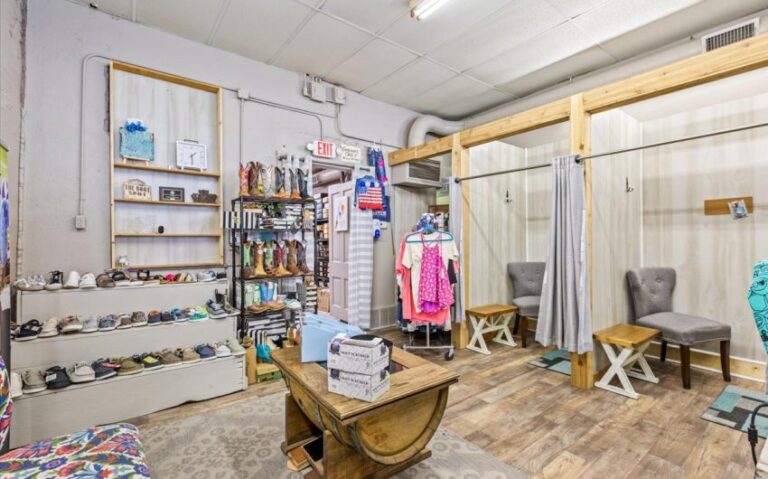 24 115 E Franklin 19 850x530 1 768x479