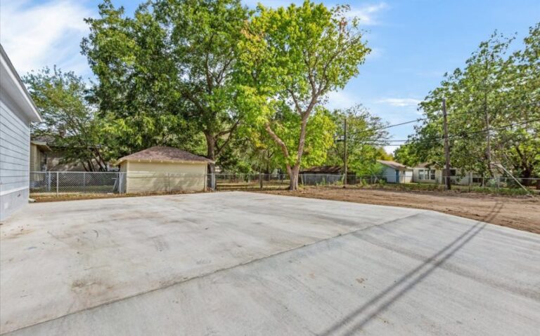 24 800 E Elm 4 850x530 1 768x479