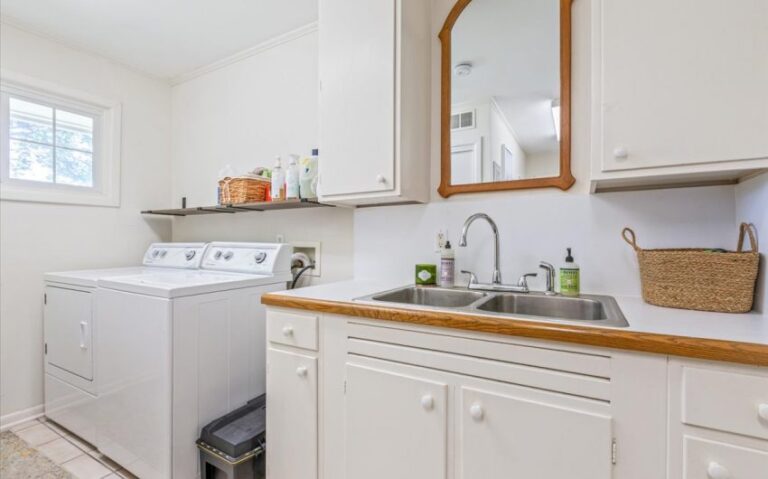 25 320 Carr St 14 850x530 1 768x479