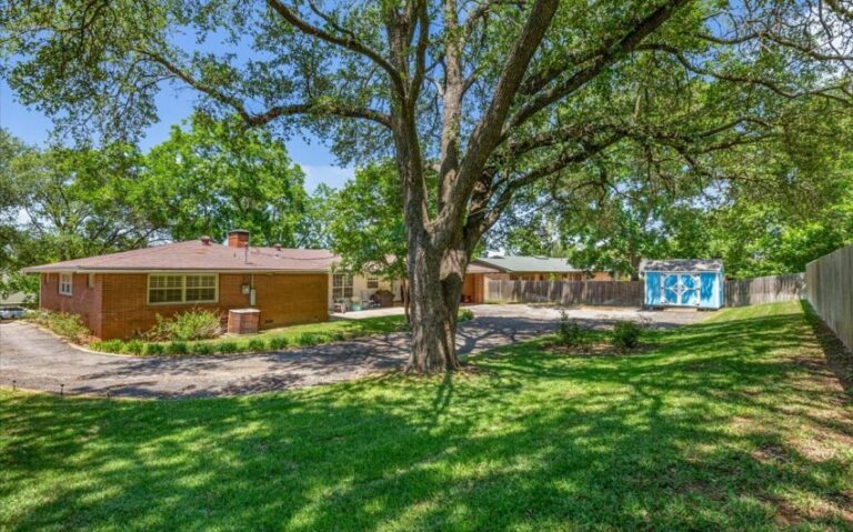 27 320 Carr St 30 850x530 1 768x479