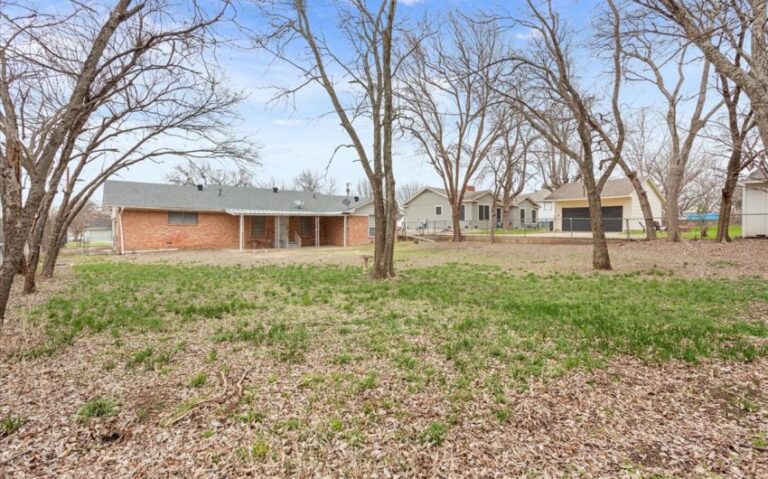 28 1016 E Franklin St 26 850x530 1 768x479