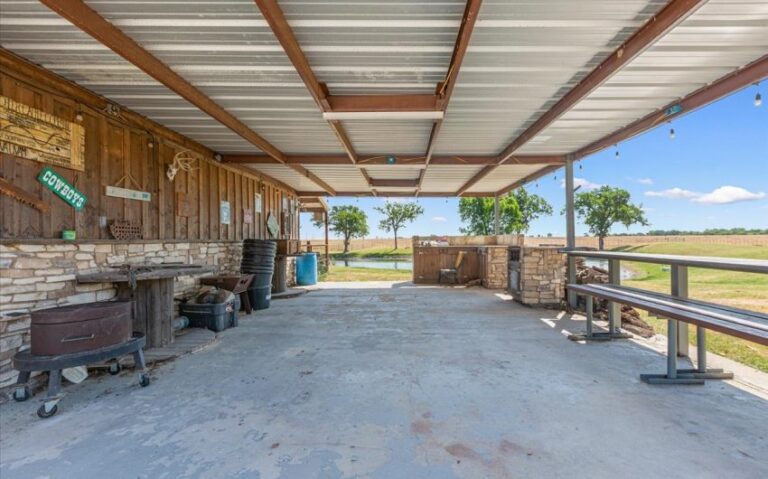 29 1624 HCR 2302 S 2 1 850x530 1 768x479