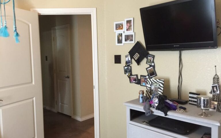 311 HCR 3110 N Gracies room looking to hallway 850x530 1 768x479