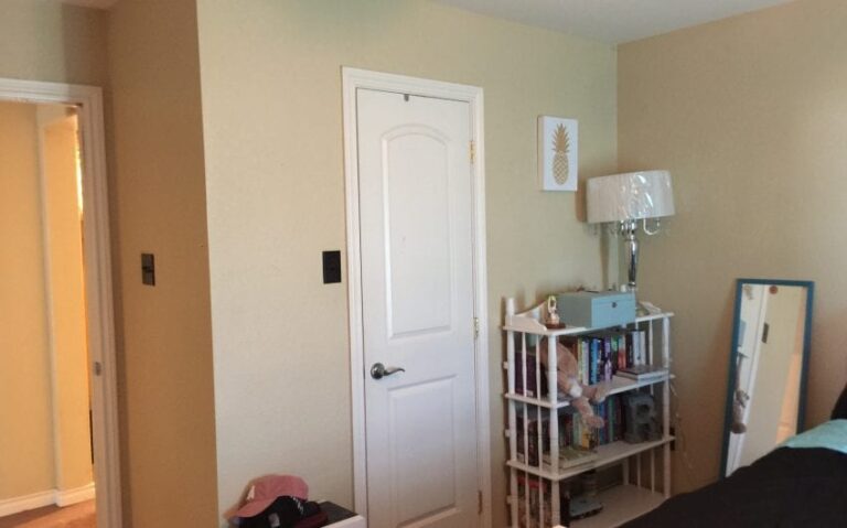 311 HCR 3110 N Raegans room closet shot 850x530 1 768x479