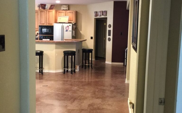 311 HCR 3110 N looking into living from hallway e1506033943 768x479