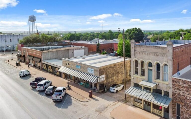 35 115 E Franklin Drone 850x530 1 768x479